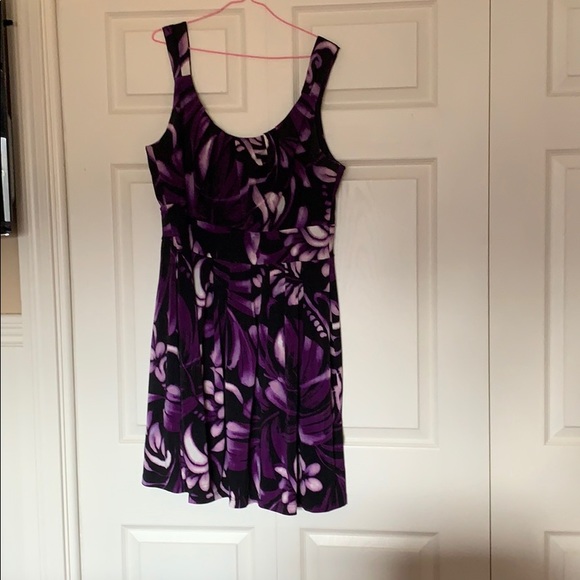 Dress - Picture 2 of 5